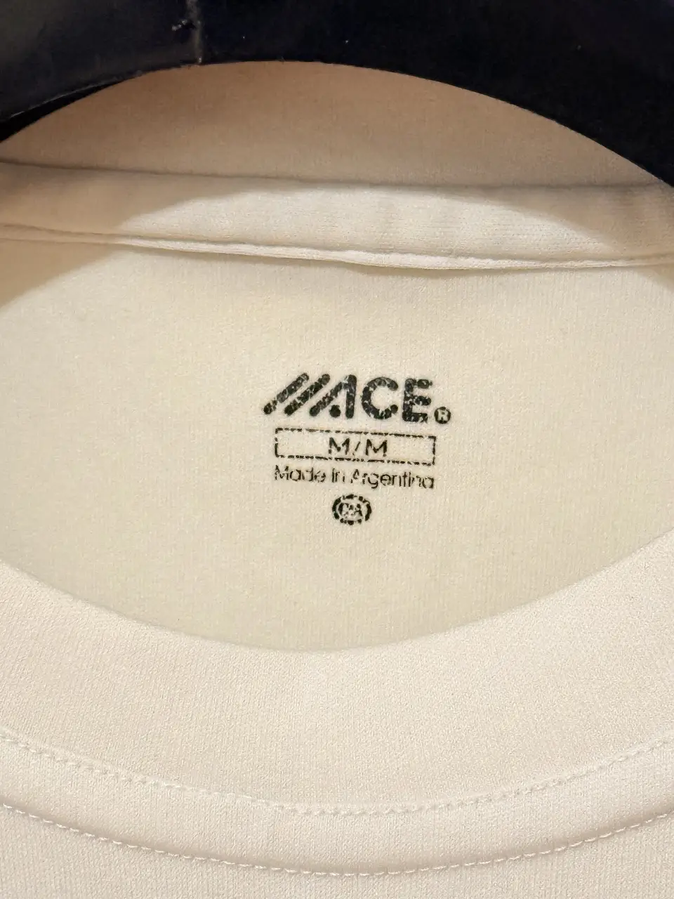 Remera MACE - Vista 3