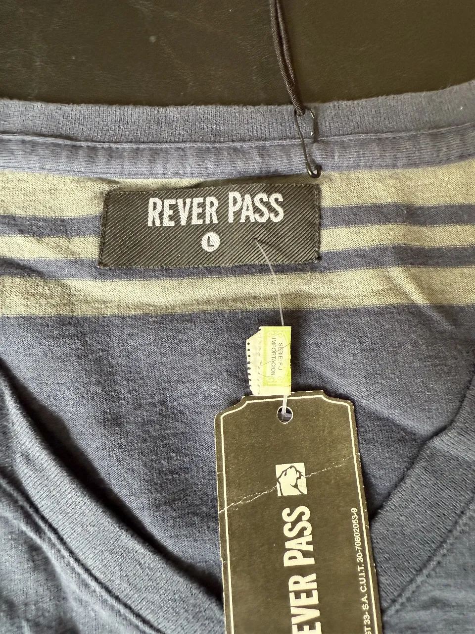 Remera Rever Pass - Vista 2
