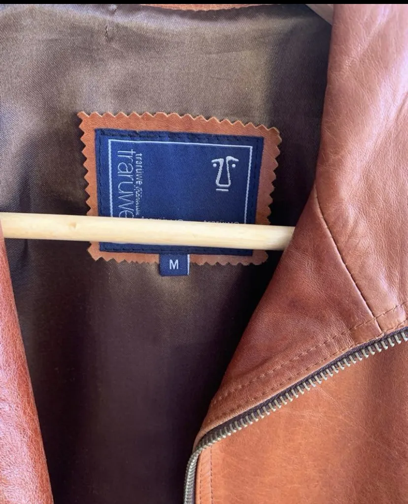 Campera A ≠ - Vista 3