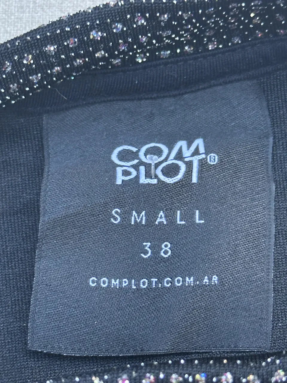 Remera Complot - Vista 4