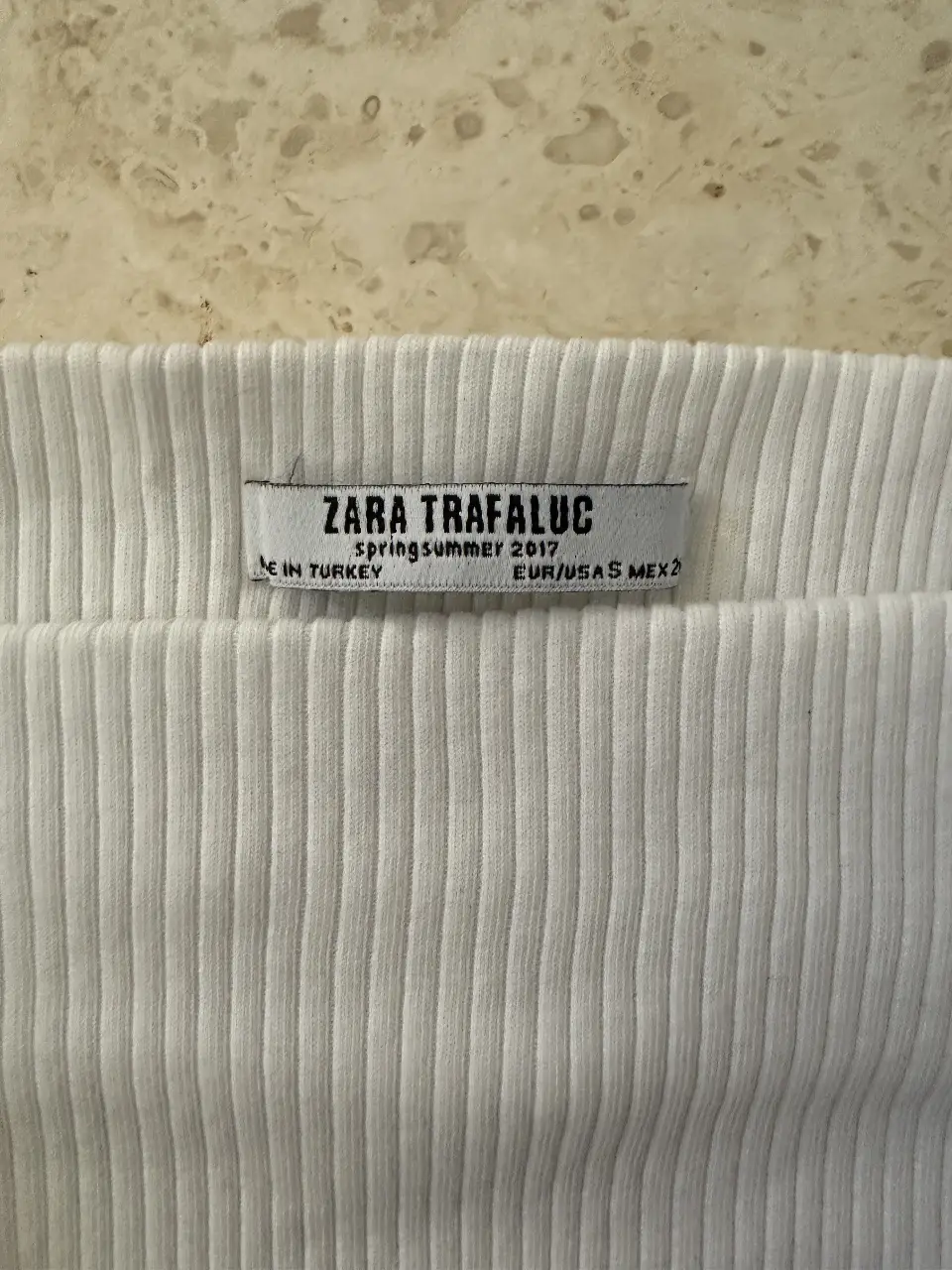 Remera Zara Trafaluc - Vista 2