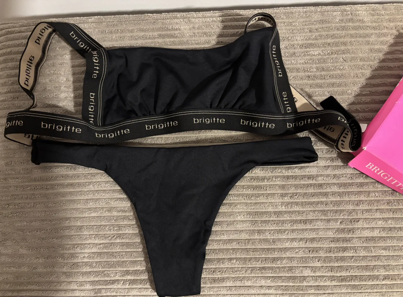 Conjunto de lencería negro -  Brigitte - Talle 85 Incluye corpiño y bombacha estilo colaless