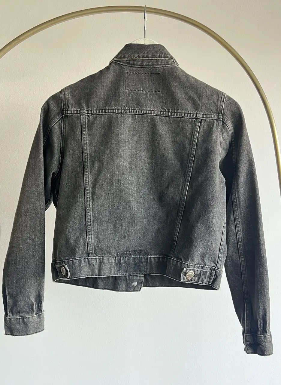 Campera Ay Not Dead - Vista 2