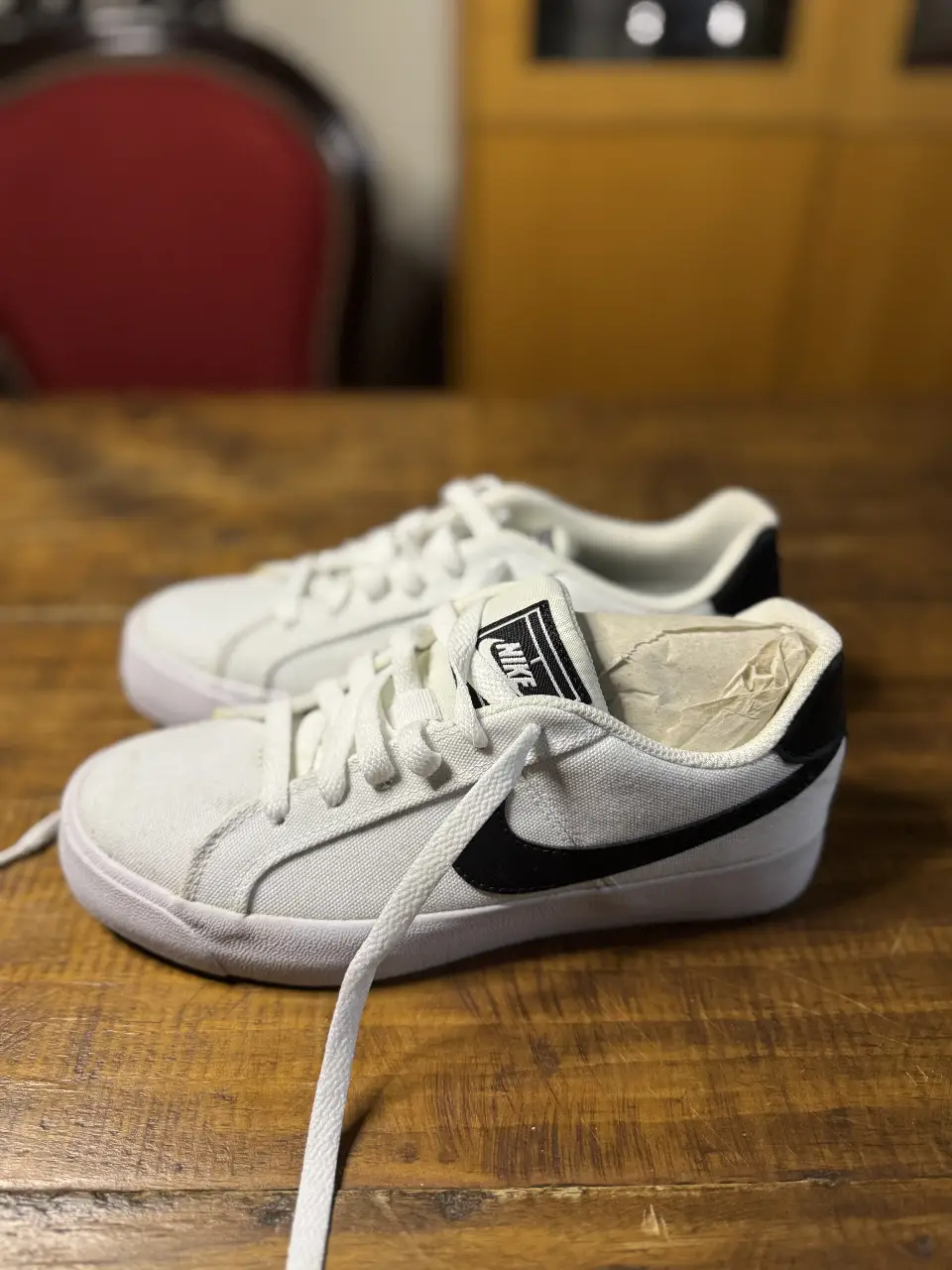 Zapatillas Nike Court Royale AC Blancas con el logo negro. Nuevas. 