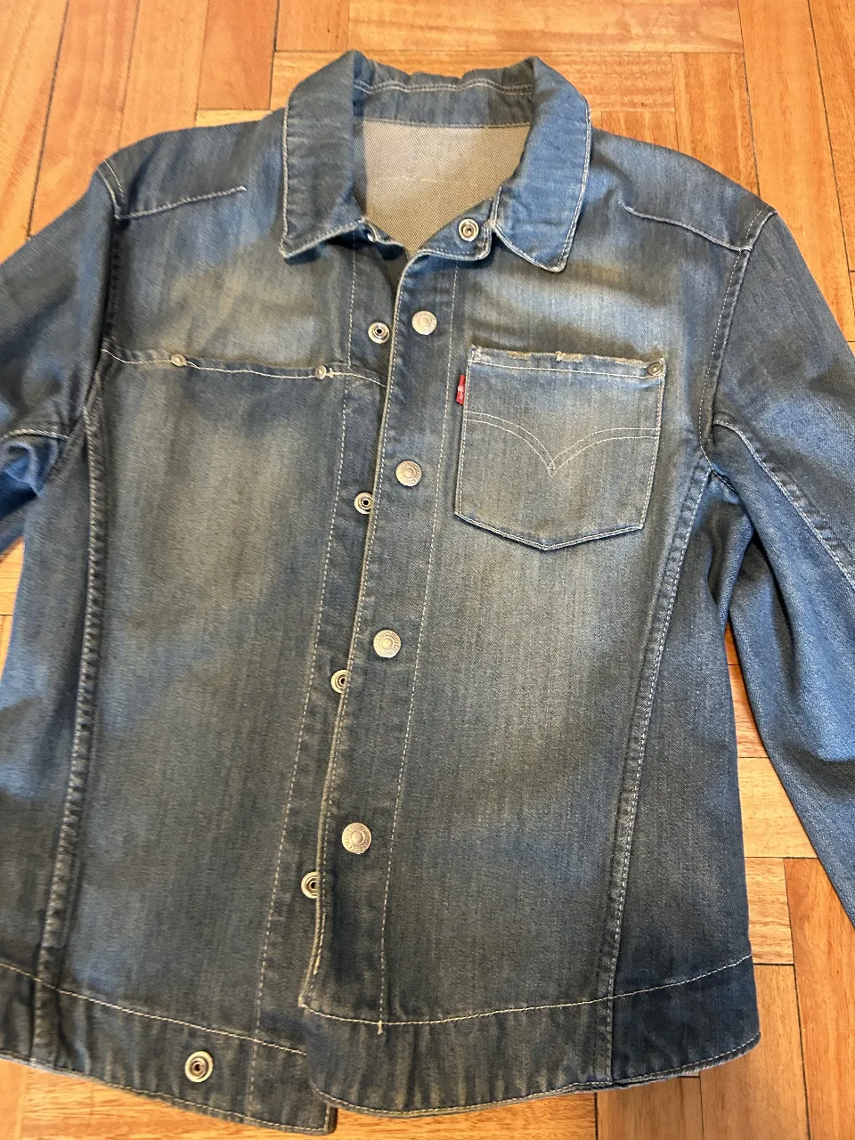 Campera Levi's - Vista 2