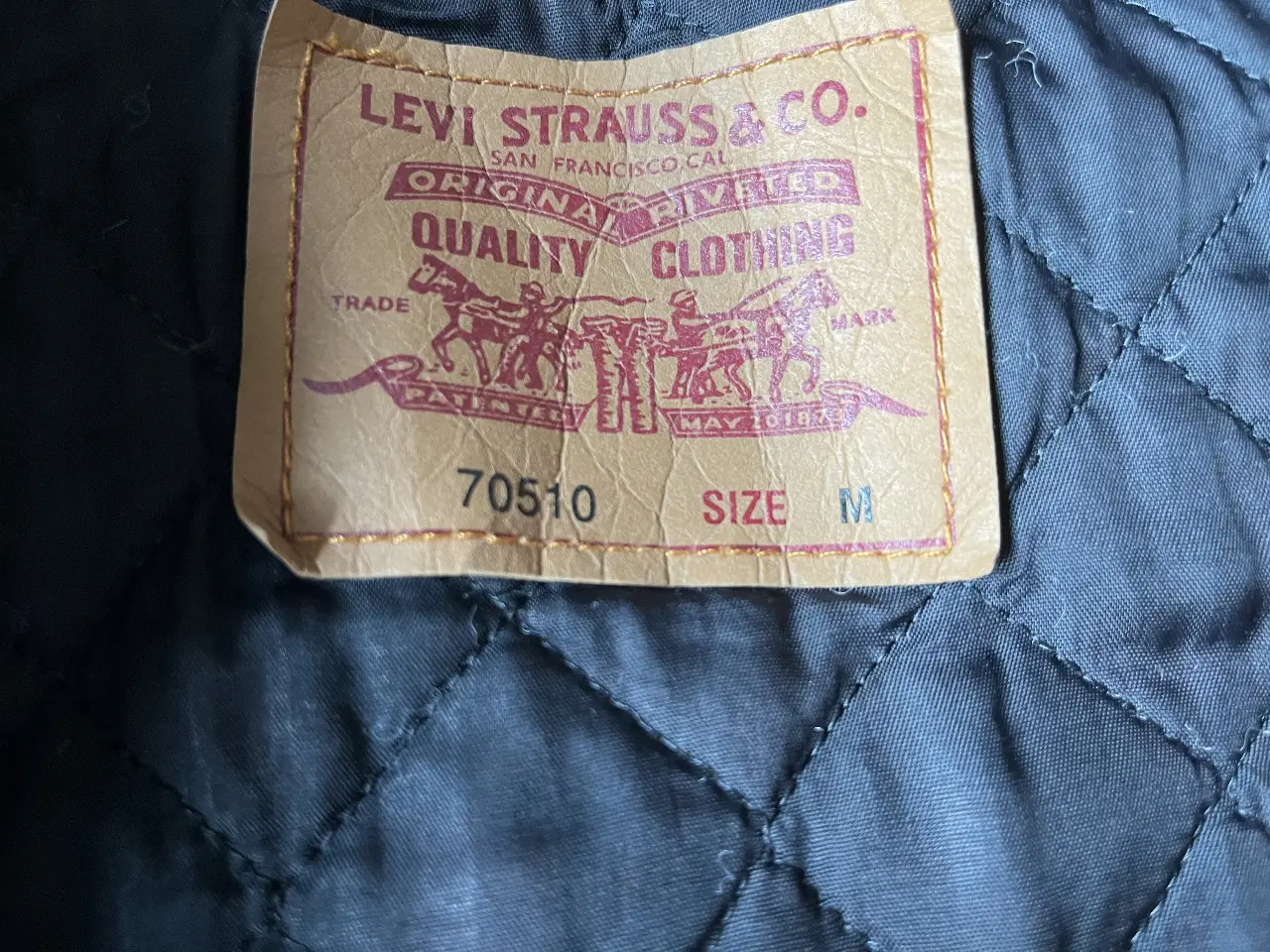 Campera Levi's - Vista 2