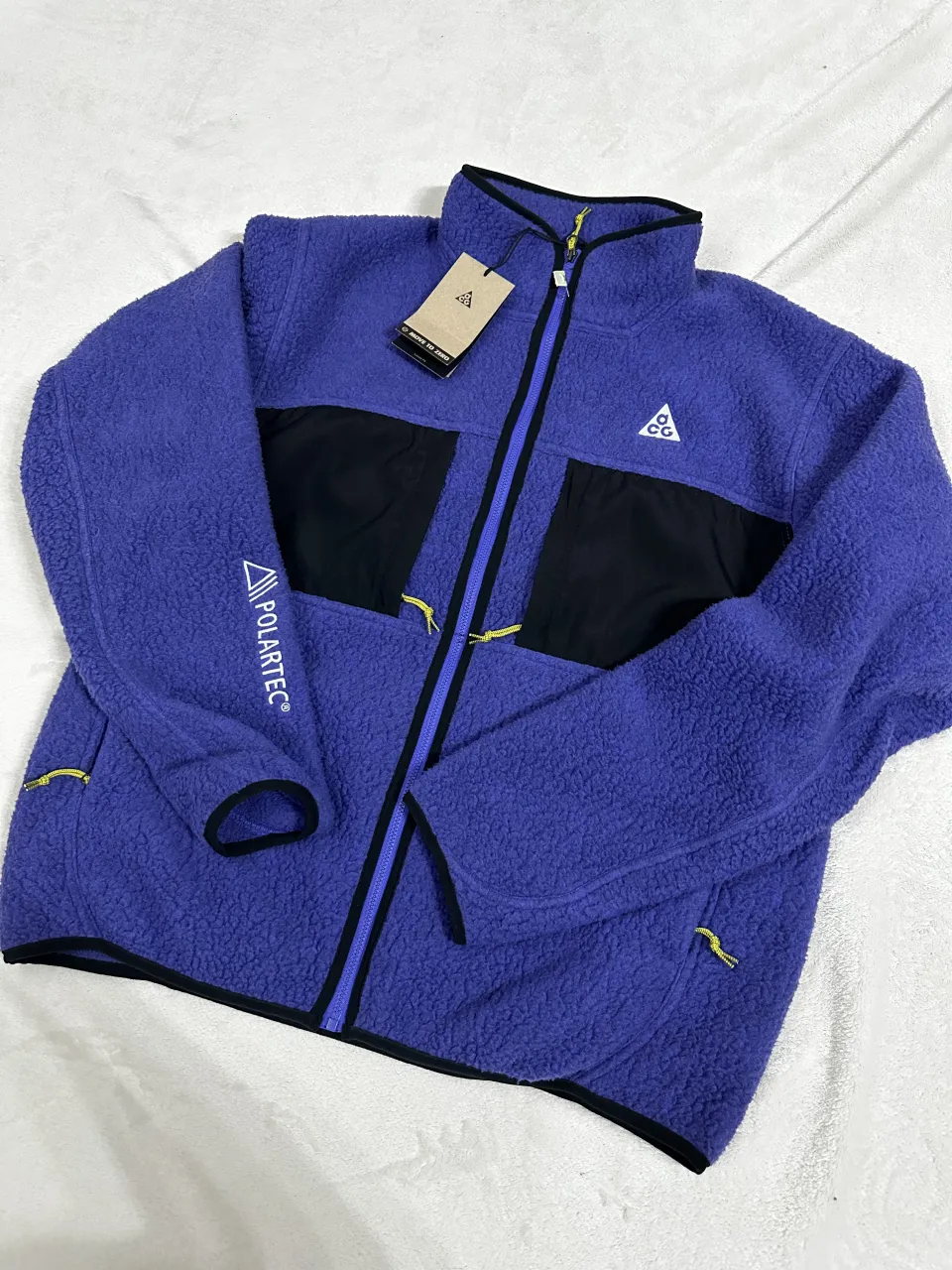 Campera Nike - Vista 3