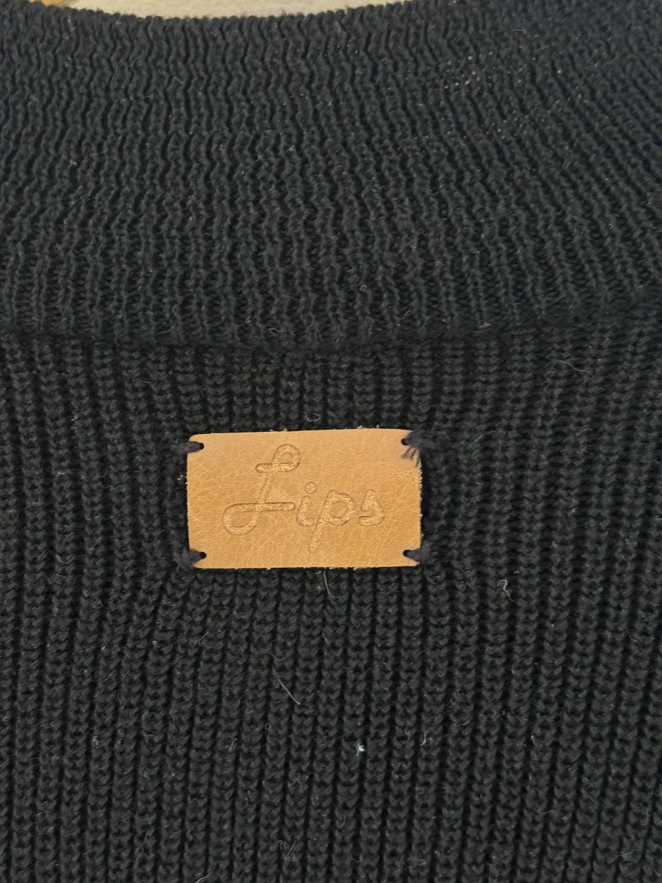 Sweater Lips - Vista 4