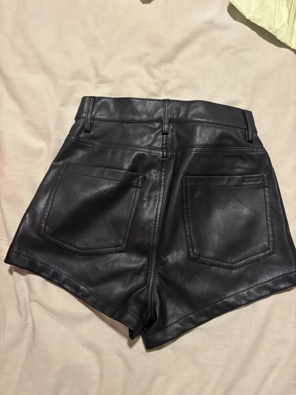 Short 47 Street - Vista 2