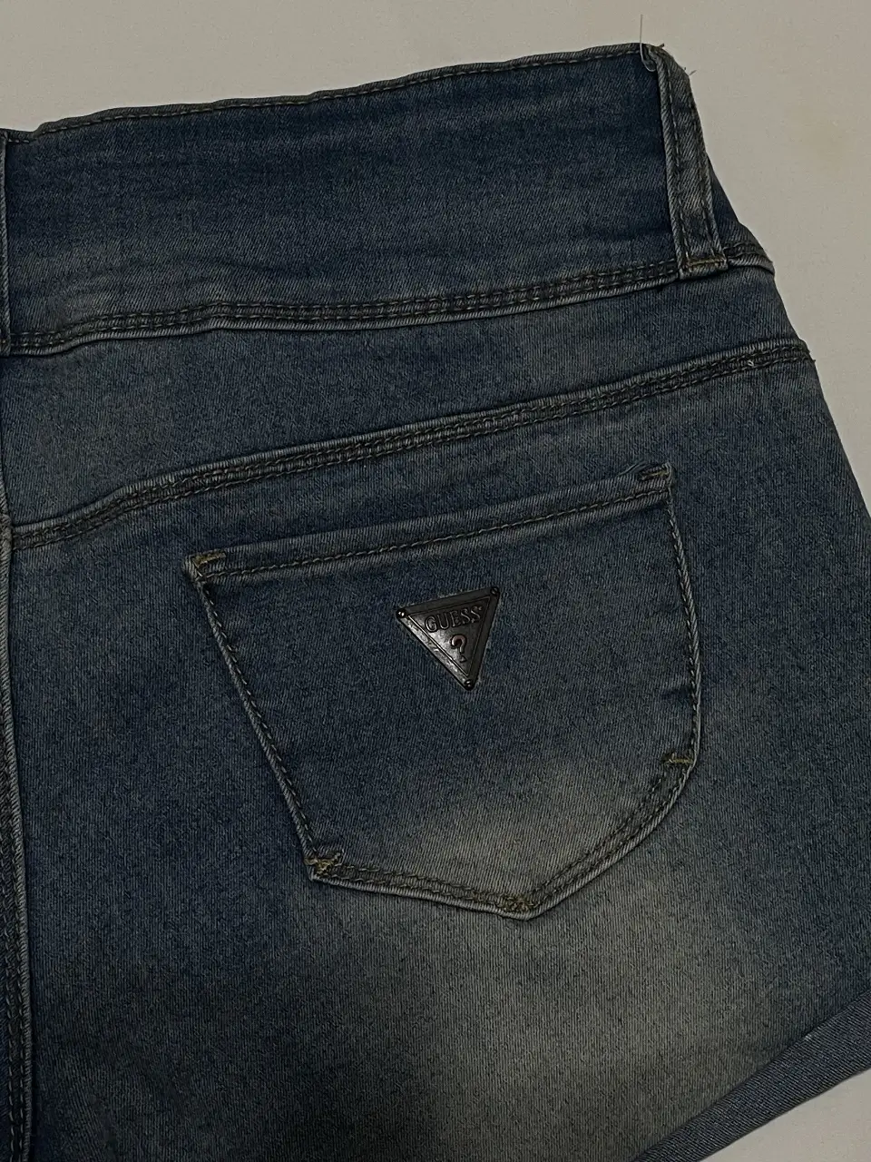 Short GUESS - Vista 5