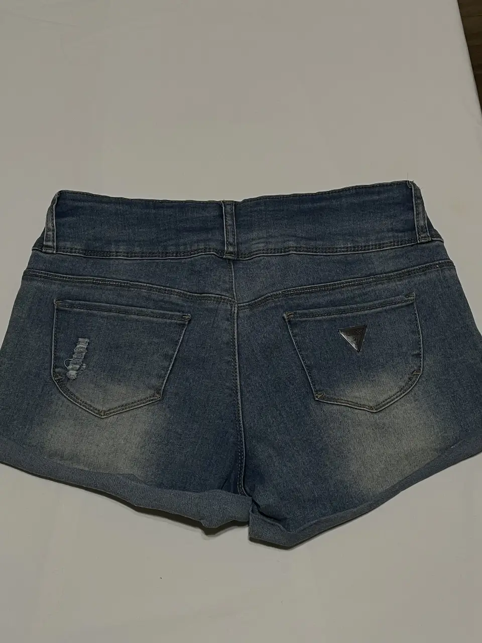 Short GUESS - Vista 4