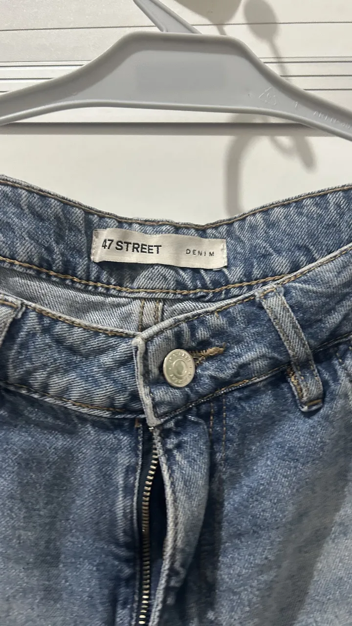 Short 47 Street - Vista 2