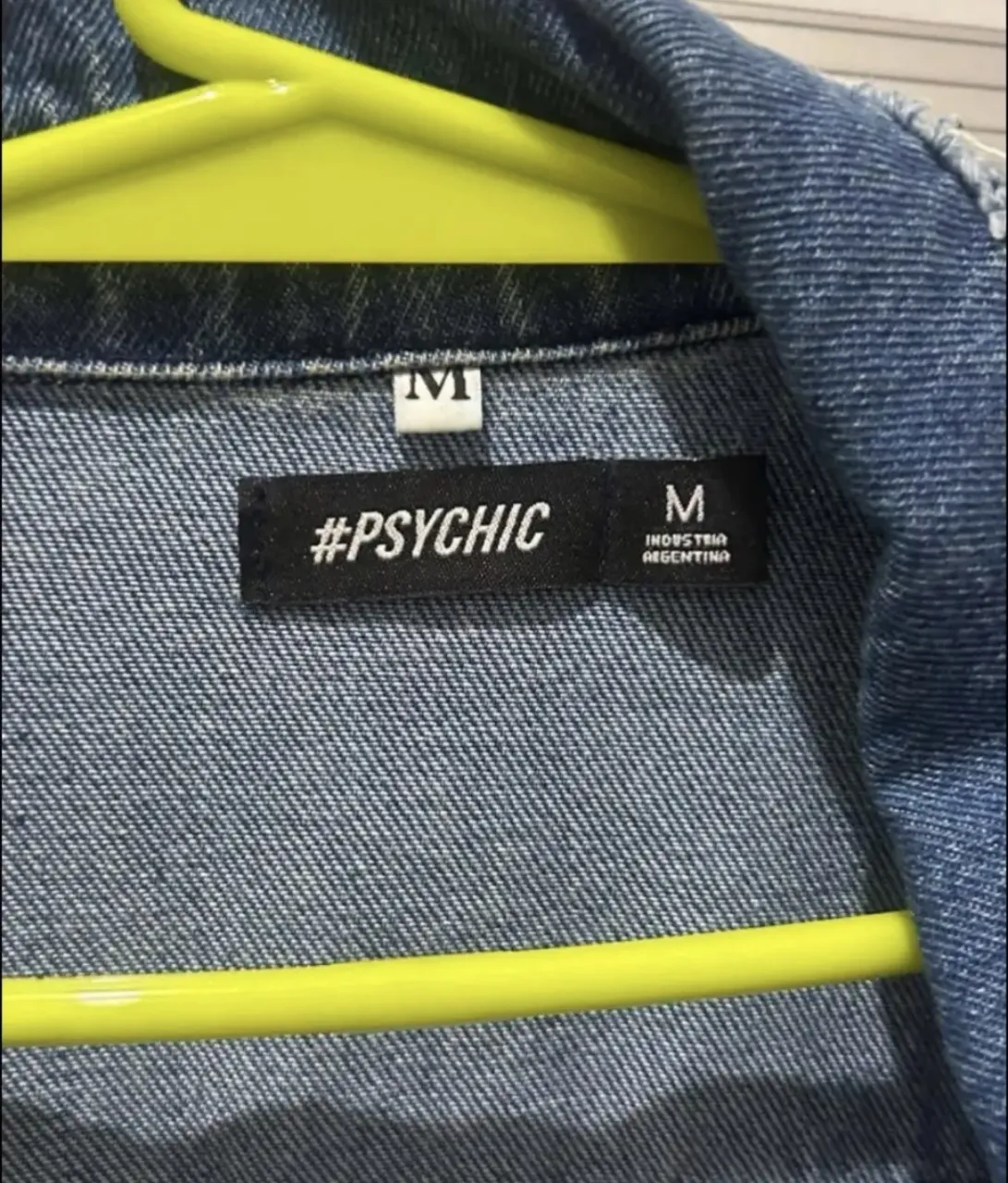 Campera #PSYCHIC - Vista 3