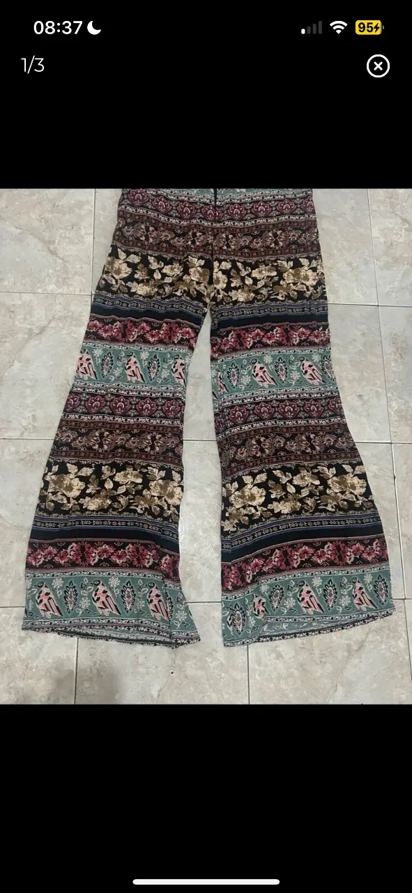 pantalón tipo palazzo materia marcado como talle l pero va mejor para m porque la tela no cede. perfecto estado, poco uso. tiro medio/alto. cintura 41cm, largo 111cm, cadera 47cm, tiro delantero 26cm, tiro trasero 35cm