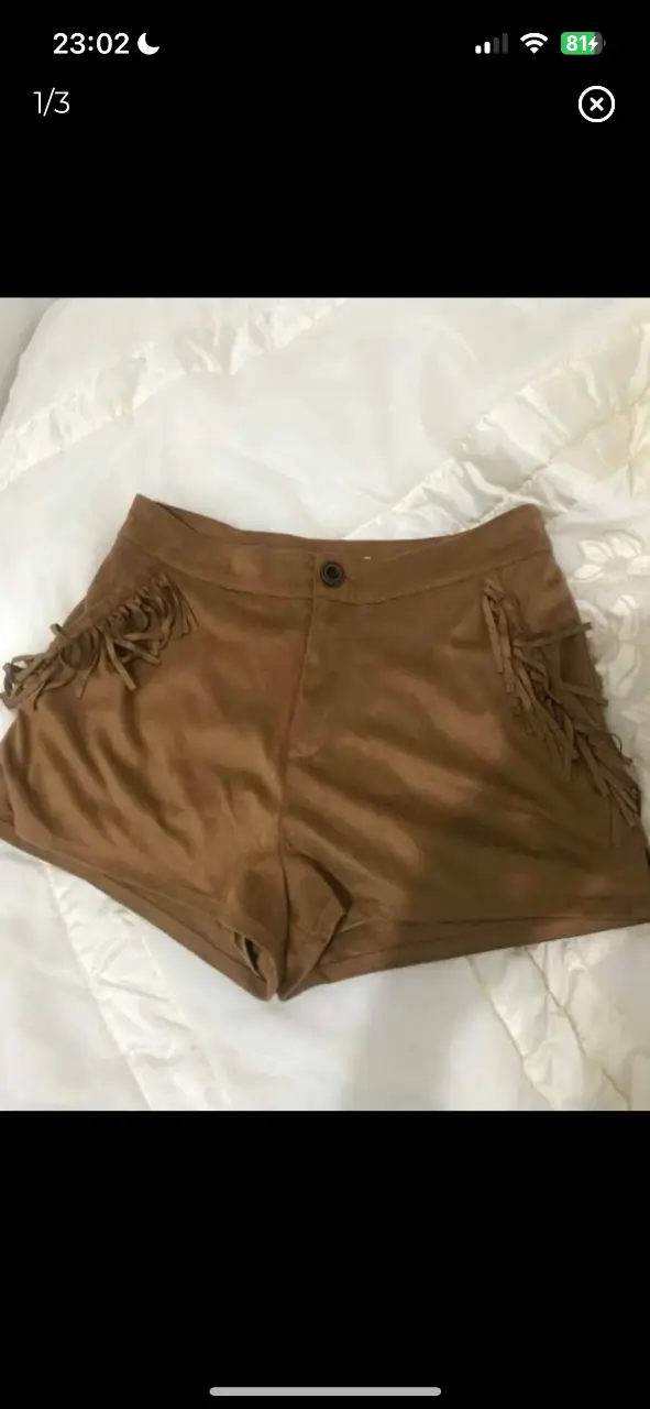 short de gamuza con flecos tiro alto. talle 36/S. impecable, un solo uso. forrado por dentro