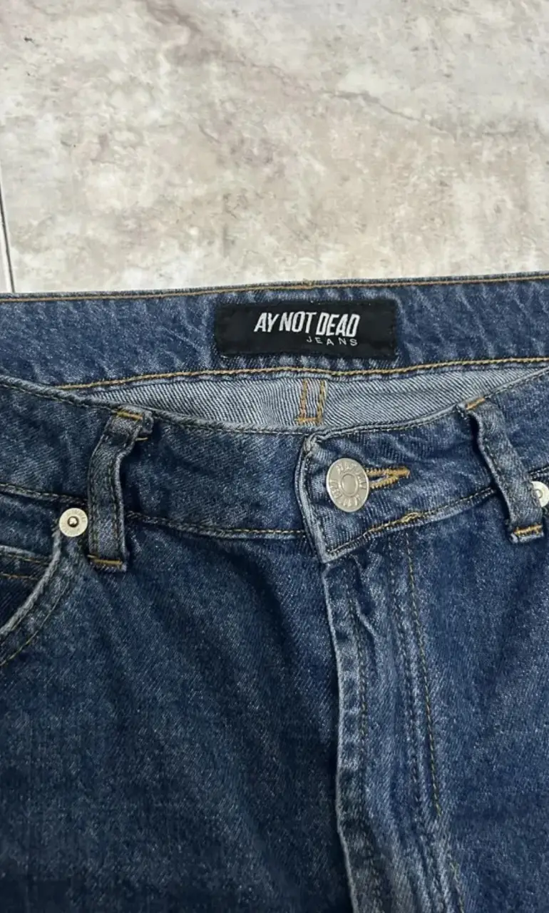 Jean Ay Not Dead - Vista 2