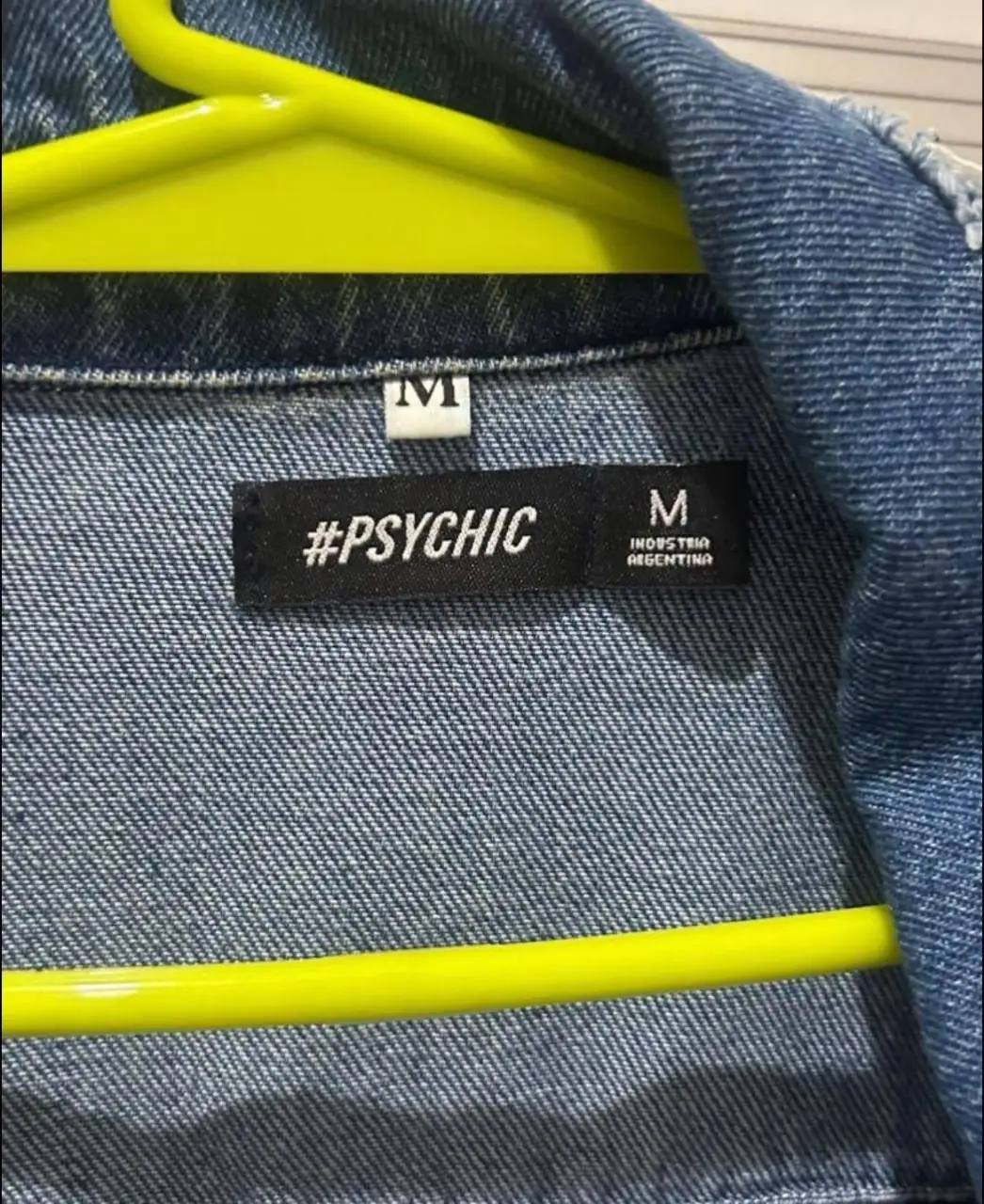 Campera PSYCHIC - Vista 3