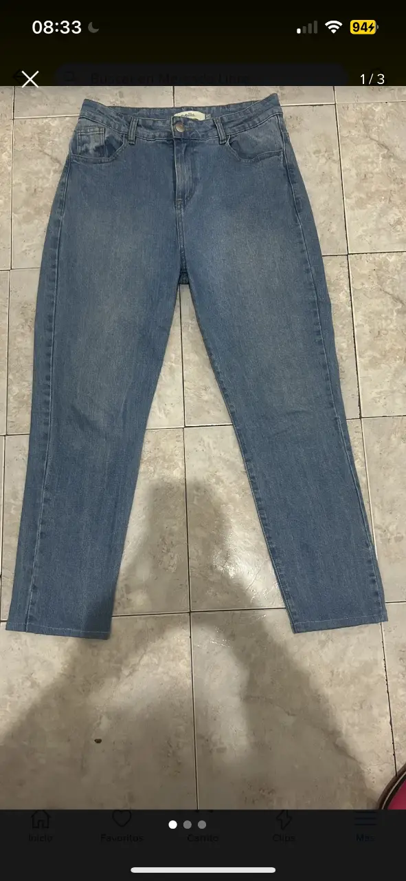 Jean mom sybilla talle 28. Tiro alto, muy poco elastizado. Perfecto estado, poco uso. cintura 37cm, largo 96cm (está acortado), cadera 48cm, tiro delantero 30cm, tiro trasero 38cm
