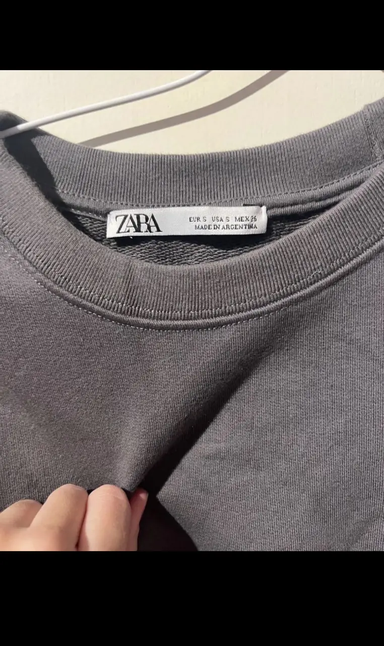 Buzo Zara - Vista 2