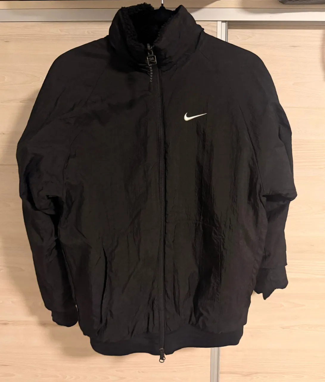 Campera Nike - Vista 2
