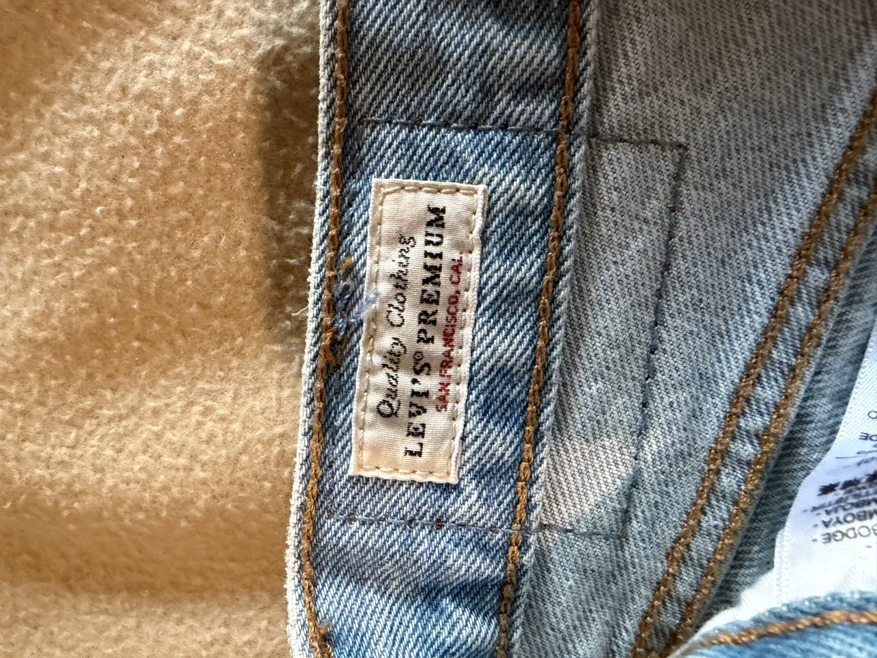 Jean Levi's - Vista 5