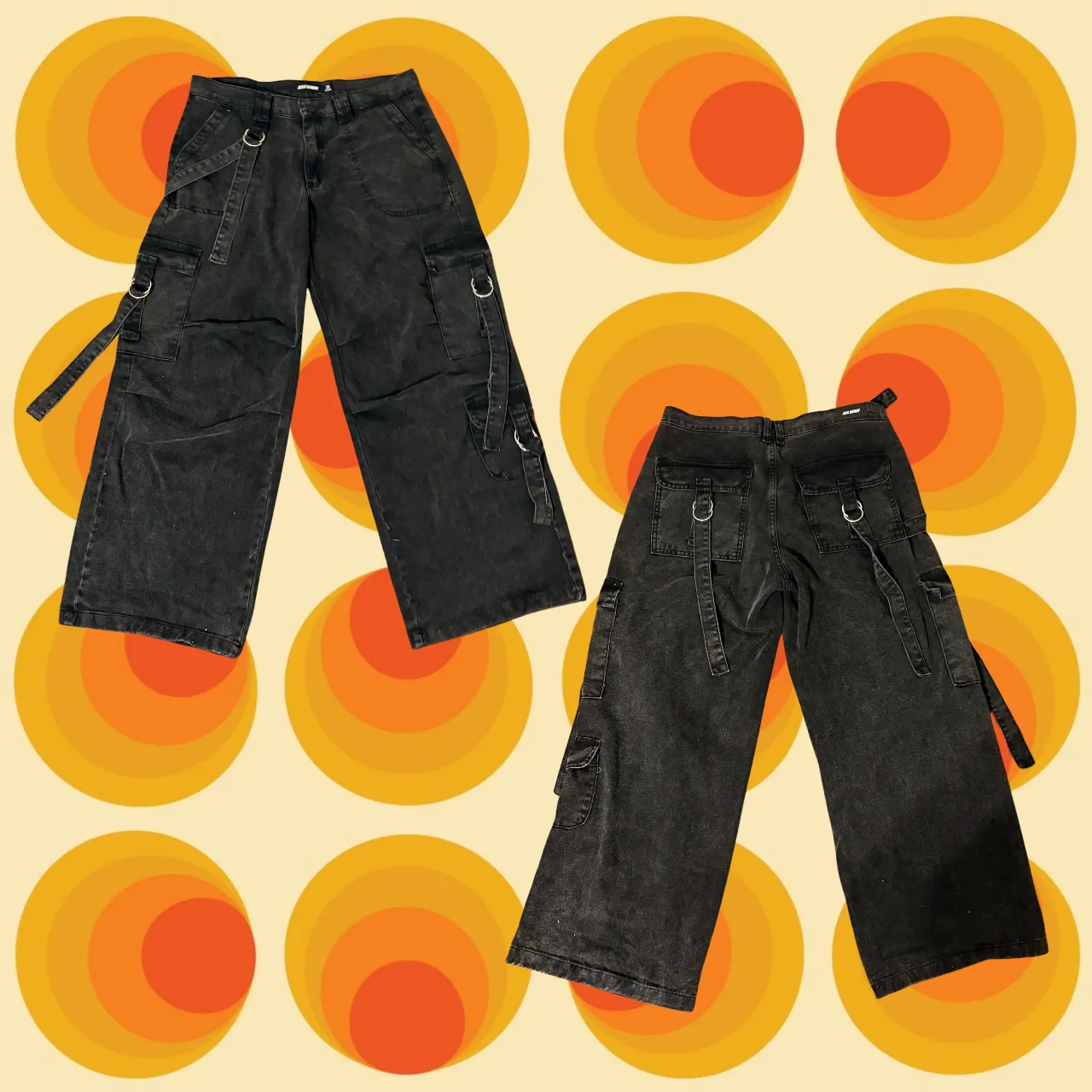 Pantalón cargo negro con detalles de anillos y correas. Estilo Y2K. Talle 38/40. 