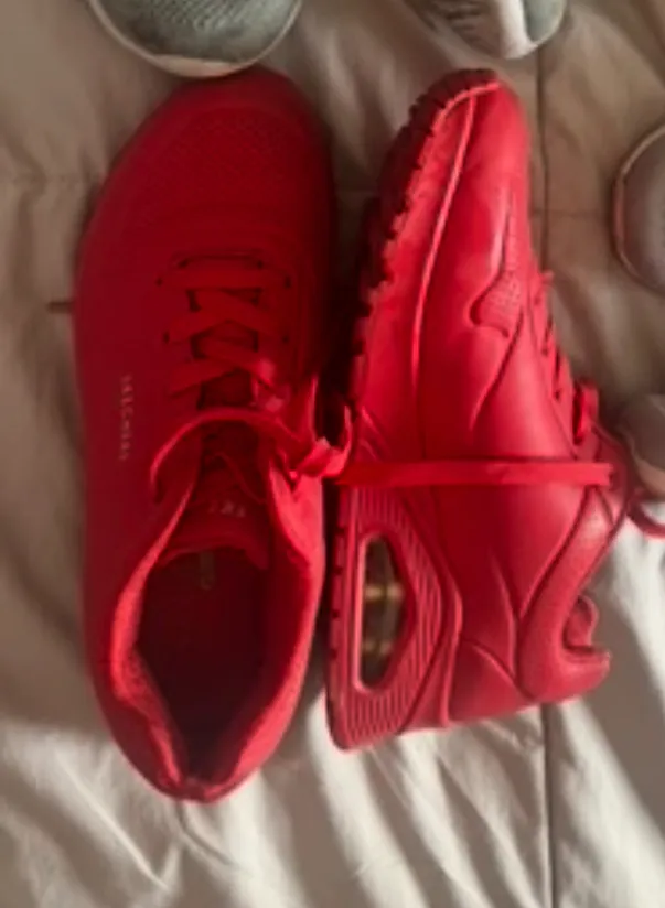 Zapatillas deportivas rojas t37 2 usos.