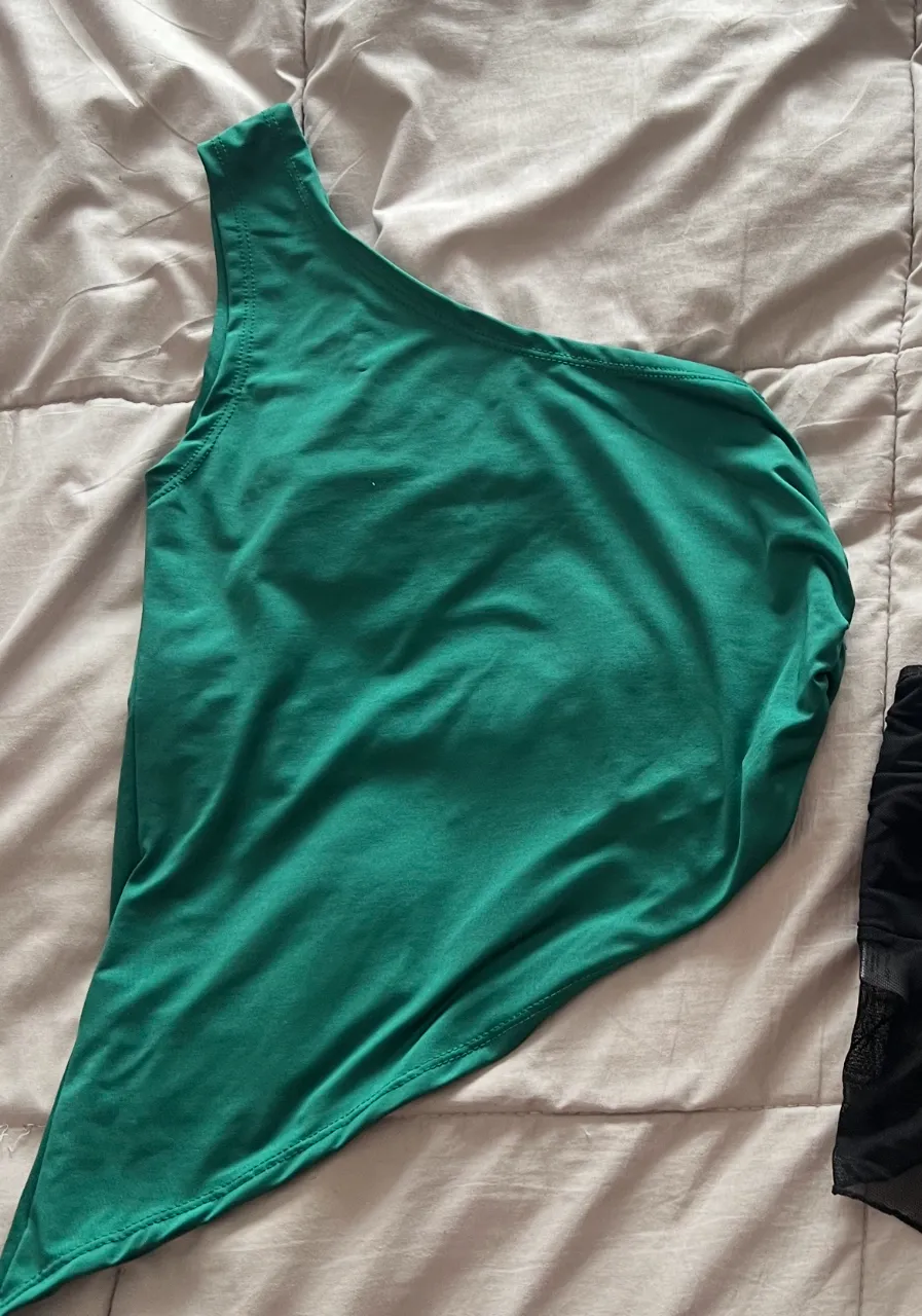 oferta top nuevo asimétrico talle m!