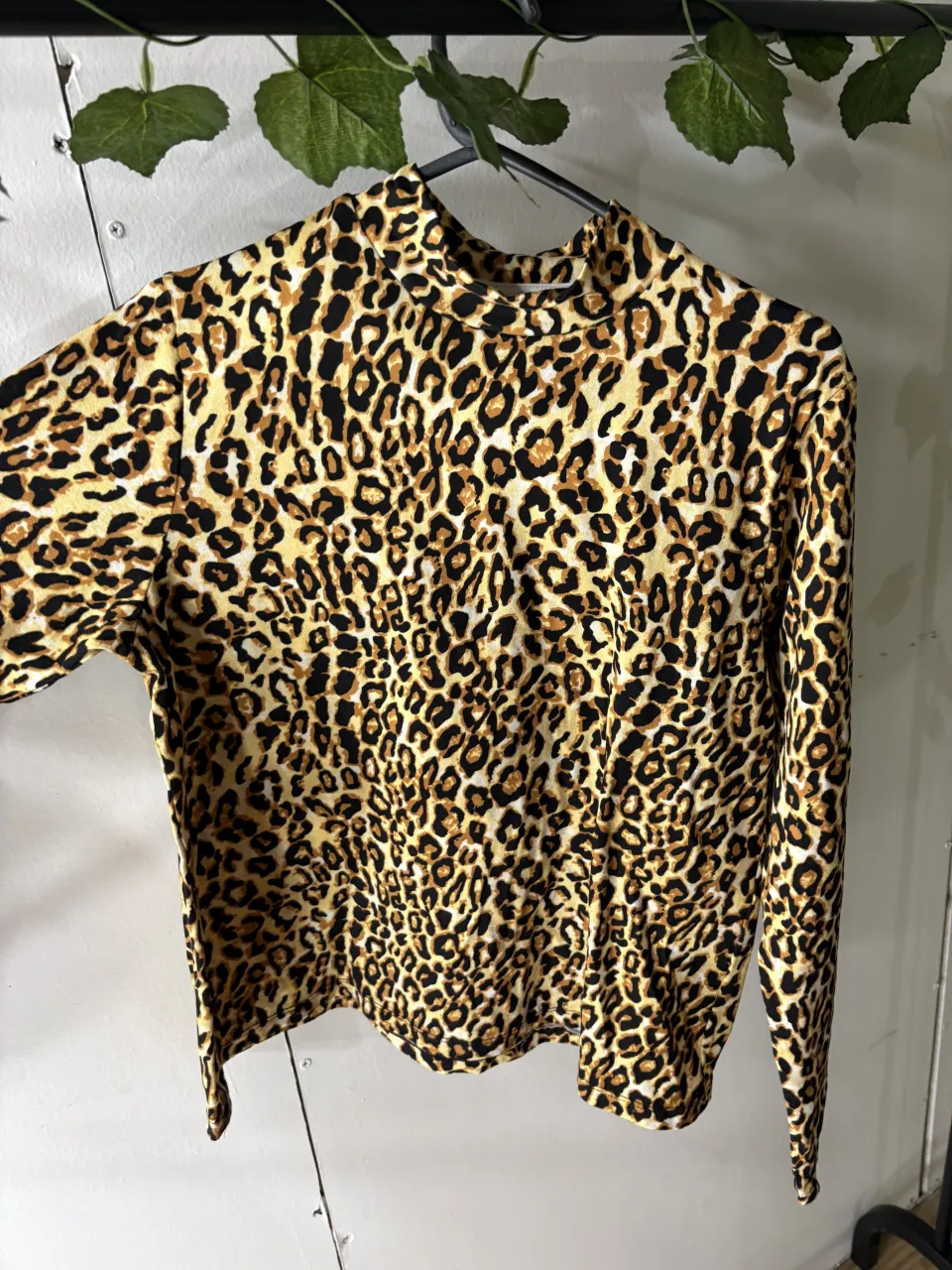 Remera Liona - Vista 2