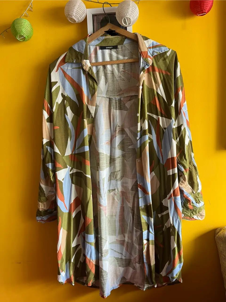 Camisa estampada oversize, manga larga. 