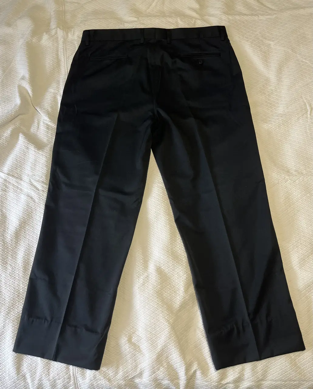 Pantalón sastrero negro de hombre, talle T54. Ideal para trabajo o eventos formales. Con etiqueta.