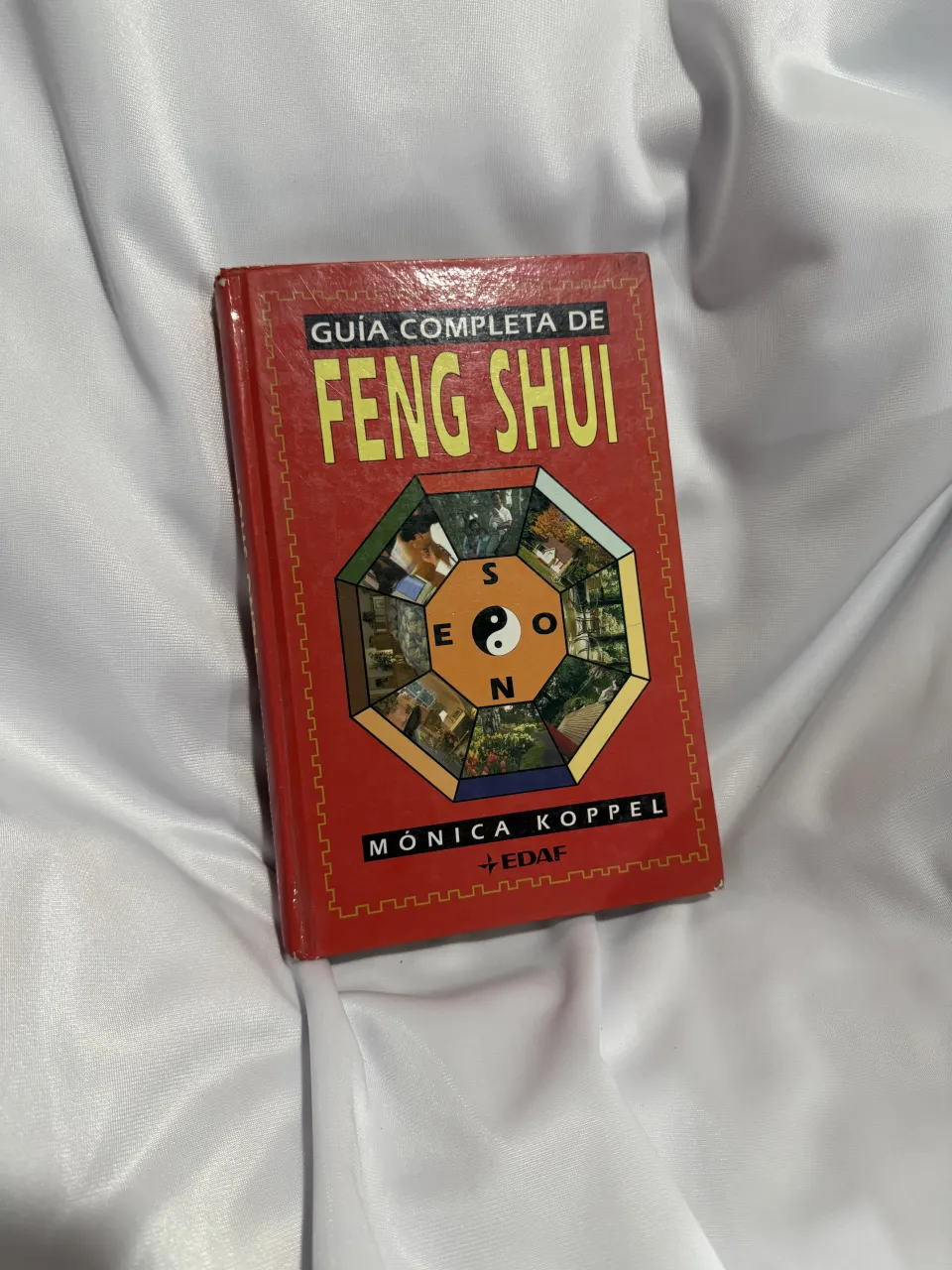 Libro "Guía Completa de Feng Shui" por Mónica Koppel. Edición EDAF. tapa dura 