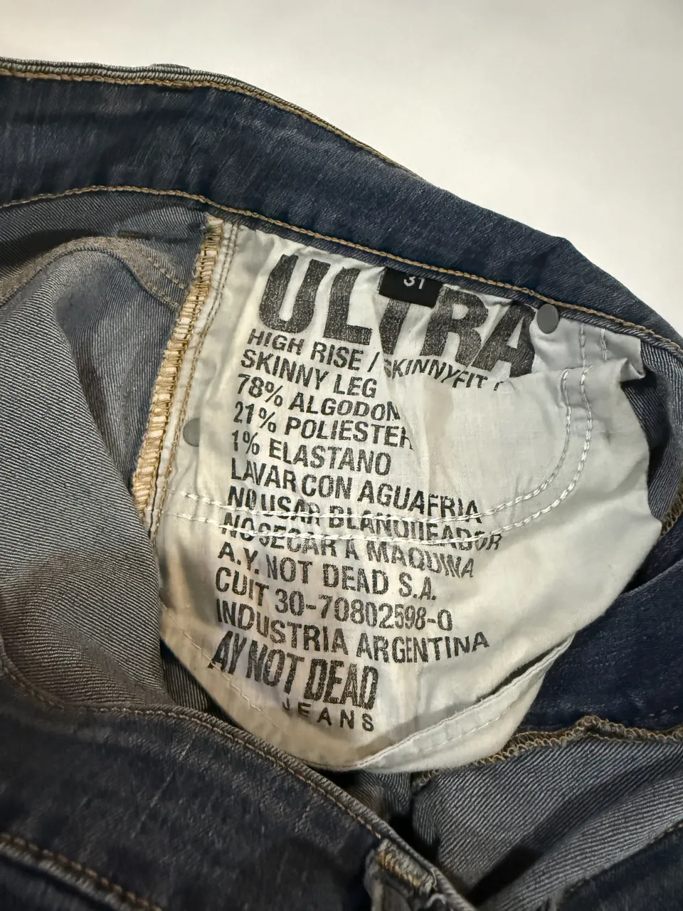 Short Ay Not Dead - Vista 3