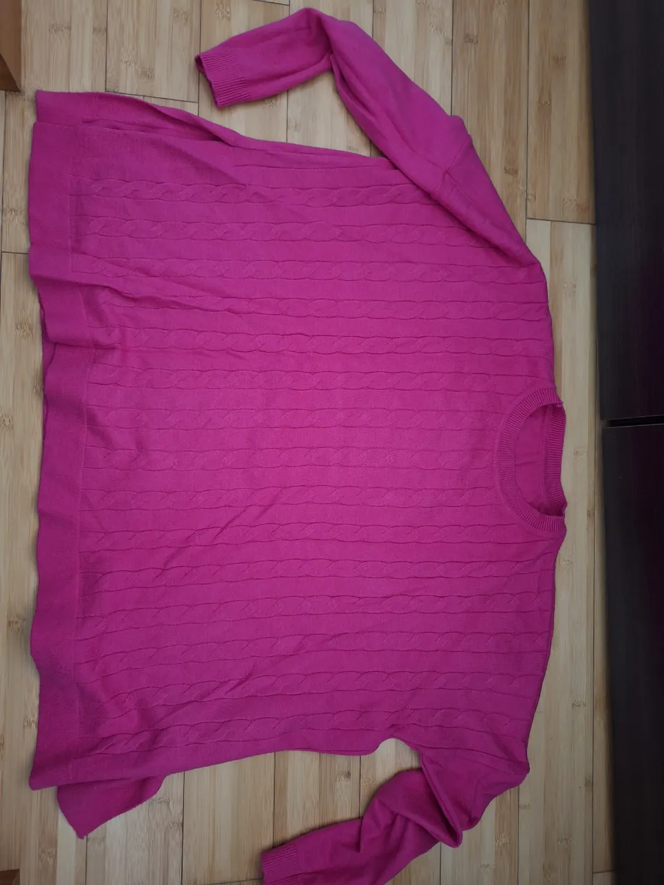 Sweater tejido con trencitas, súper cómodo y canchero. Ideal para un look casual y abrigado.