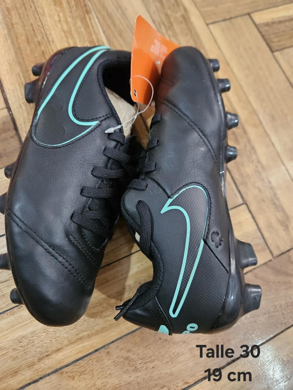 Botín de fútbol Nike - Vista 3