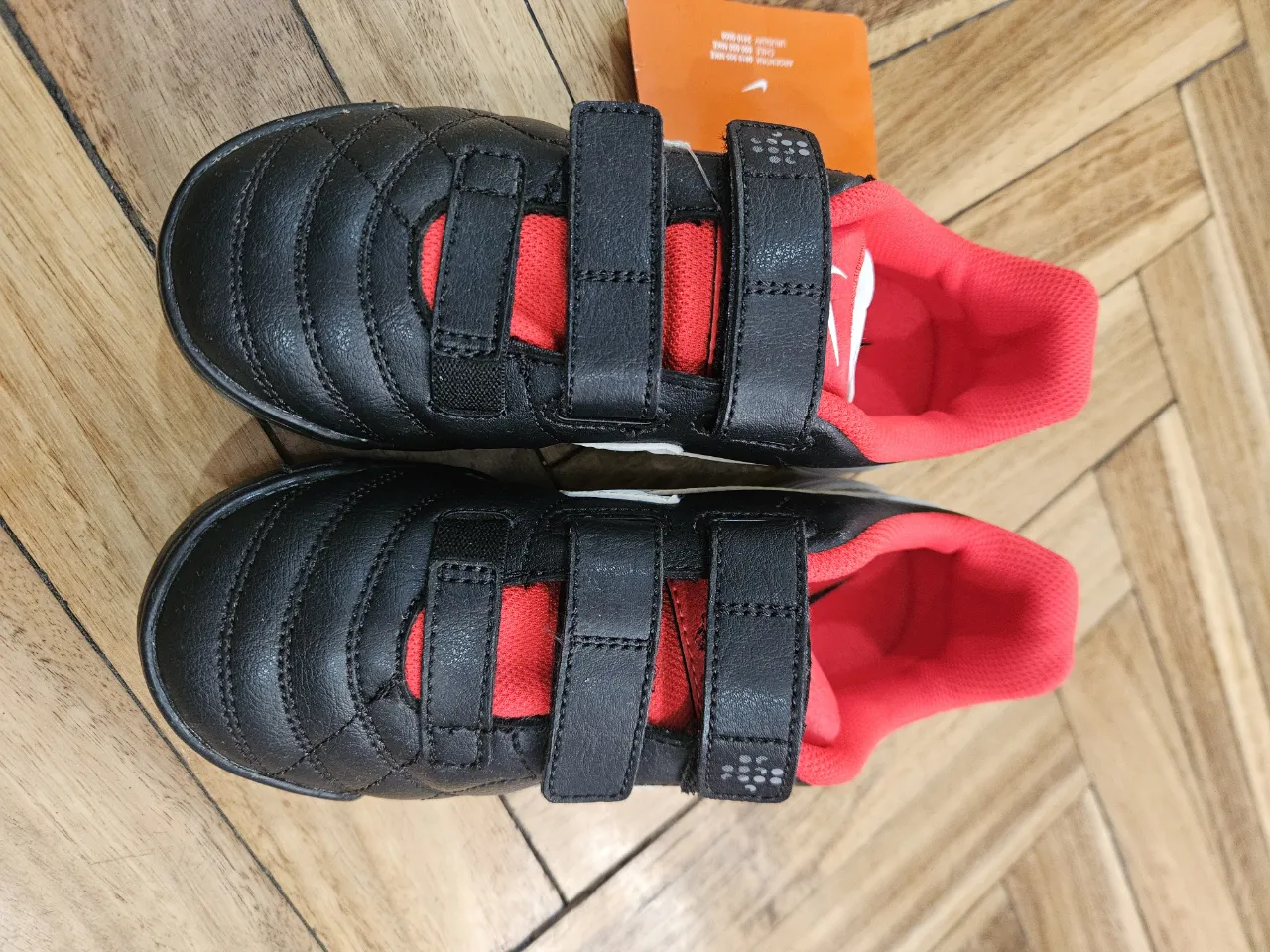 Botín de fútbol Nike - Vista 2