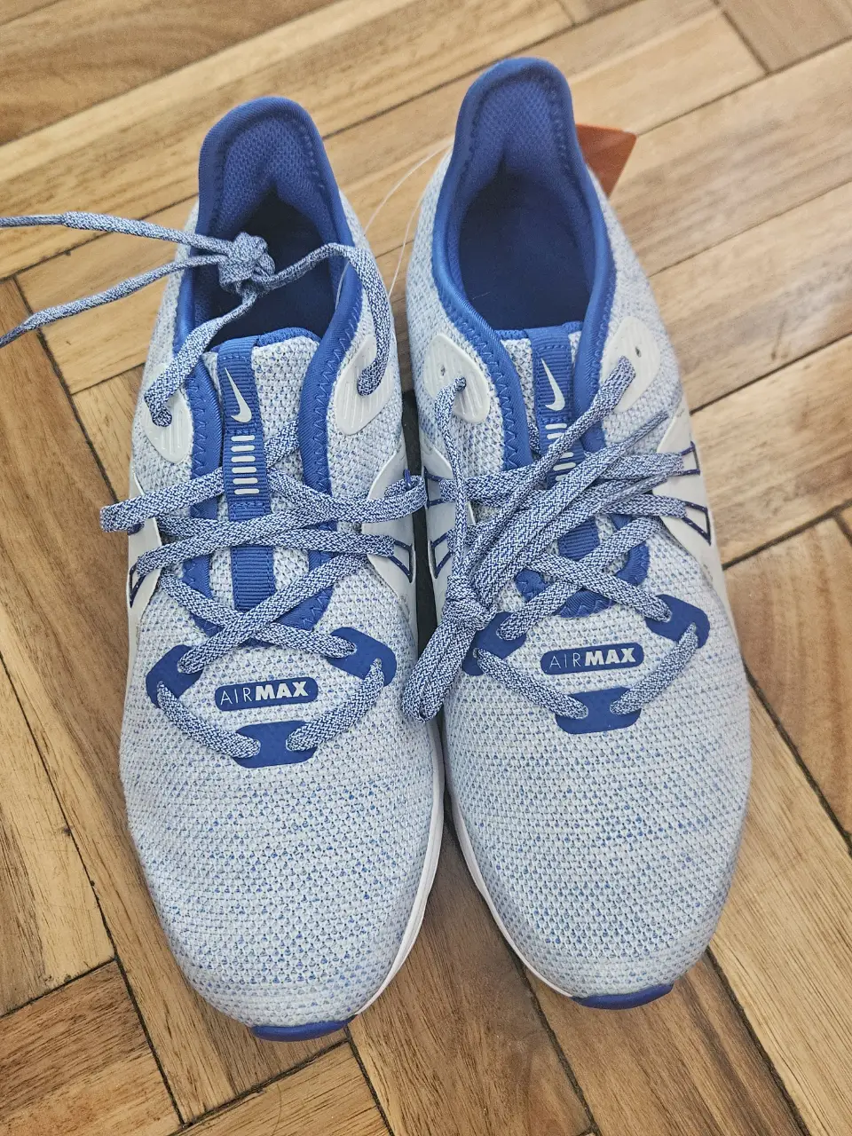 Zapatillas Nike Air Max para hombre, color azul y blanco, talle 6.5Y. Ideales para running y uso diario. Diseño moderno y cómodo.