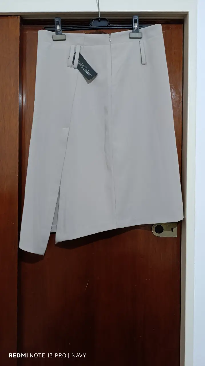 Pollera TERESA CALANDRA - Vista 2