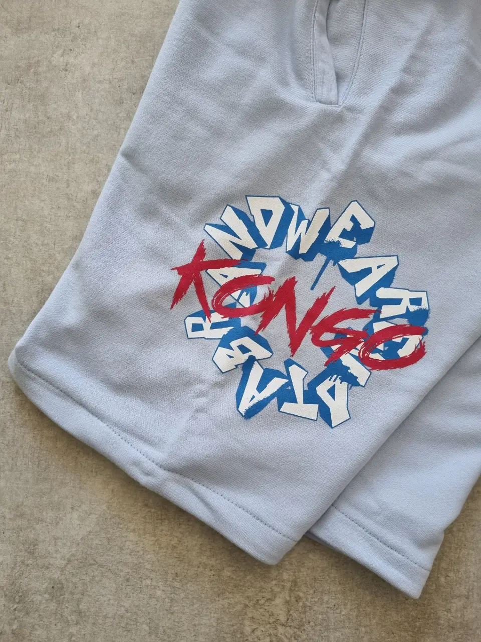 Short King Of The Kongo - Vista 3