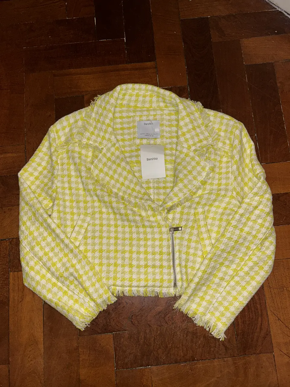 Campera Bershka - Vista 3