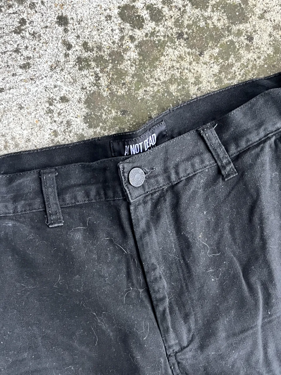 Pantalón Ay Not Dead - Vista 3