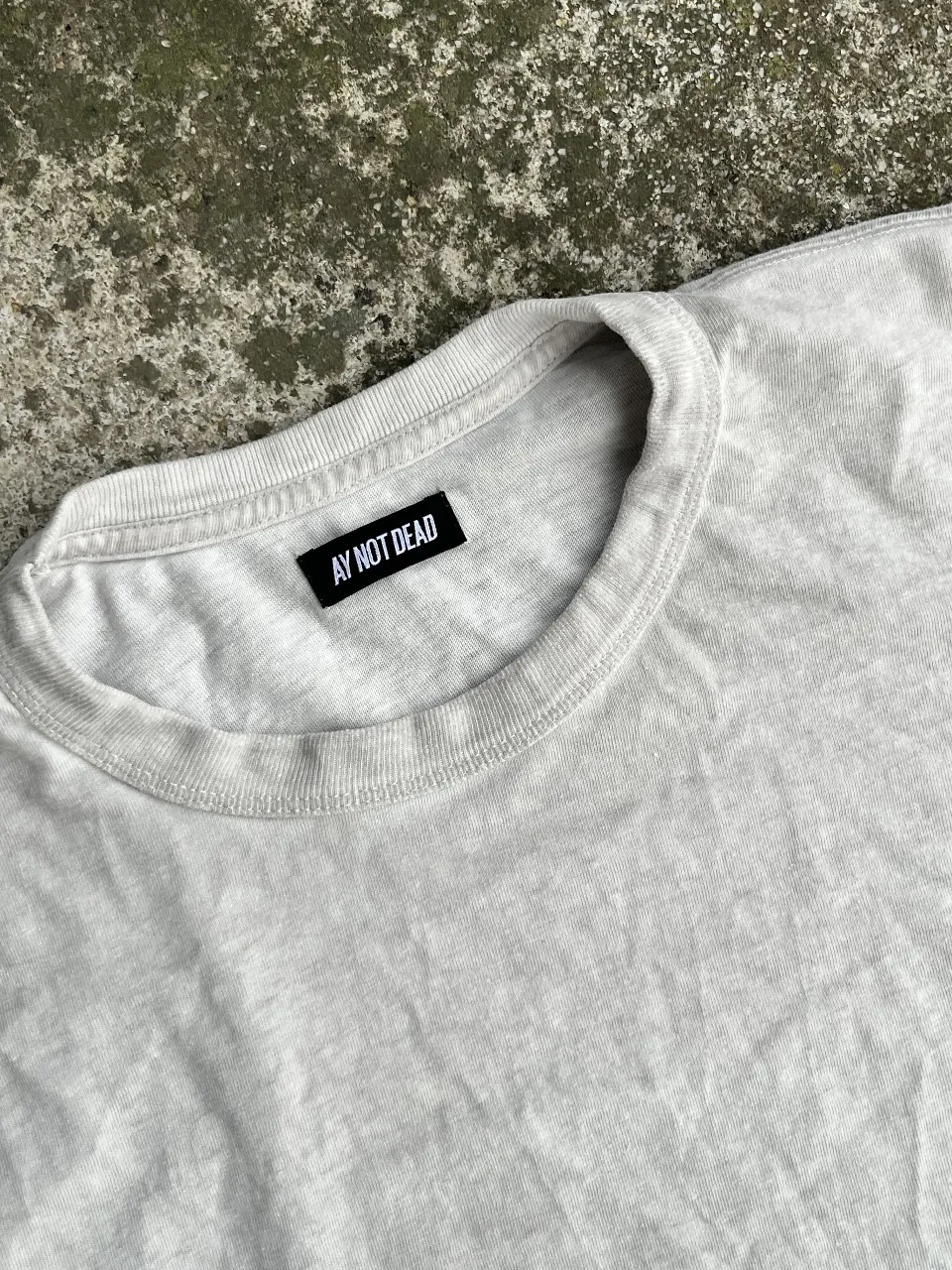Remera Ay Not Dead - Vista 2