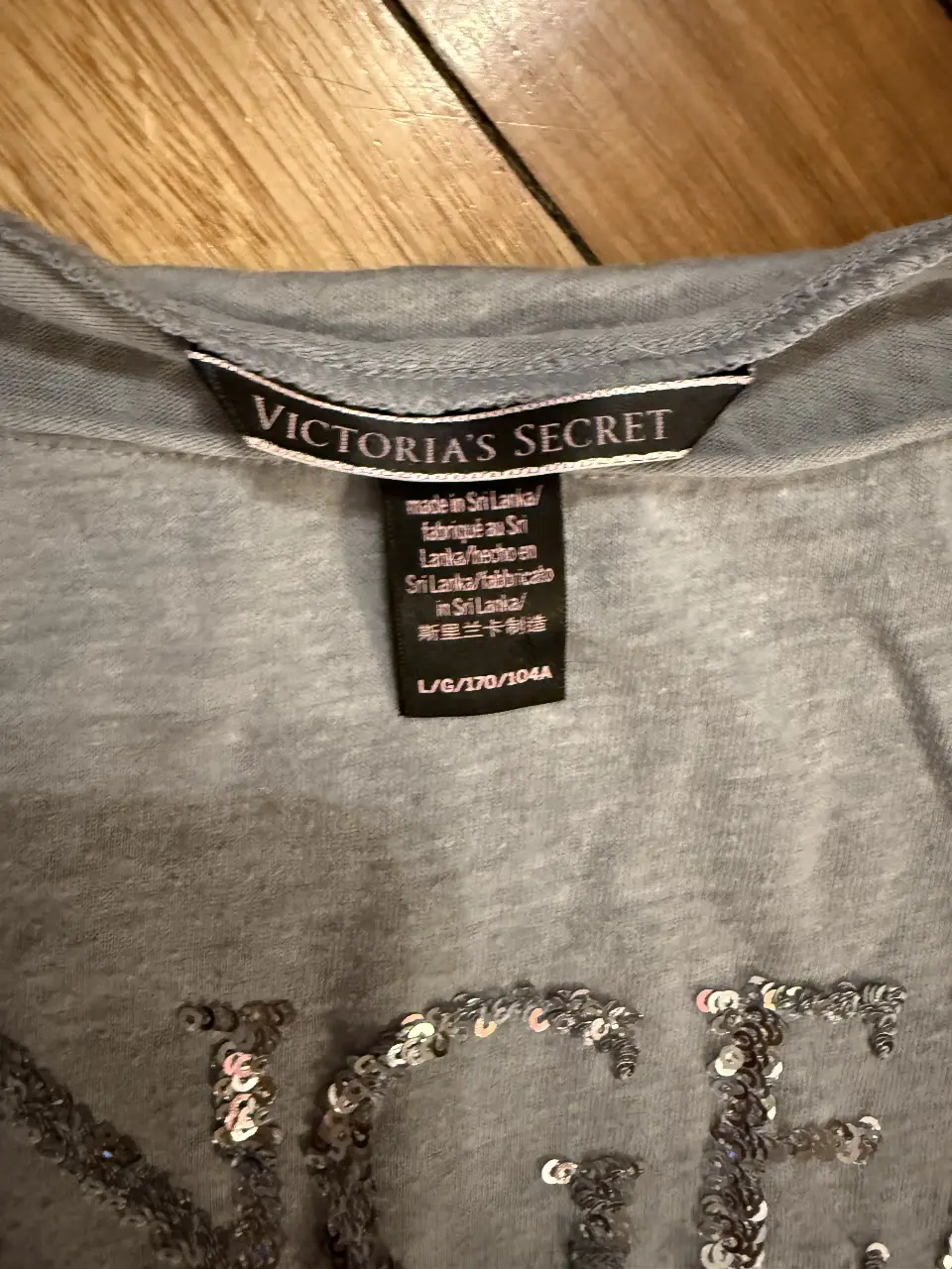 Remera Victoria's Secret - Vista 3