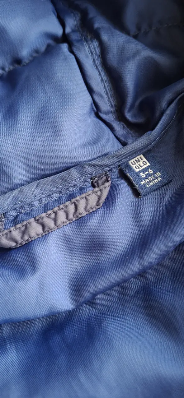 Campera de plumas Uniqlo - Vista 2