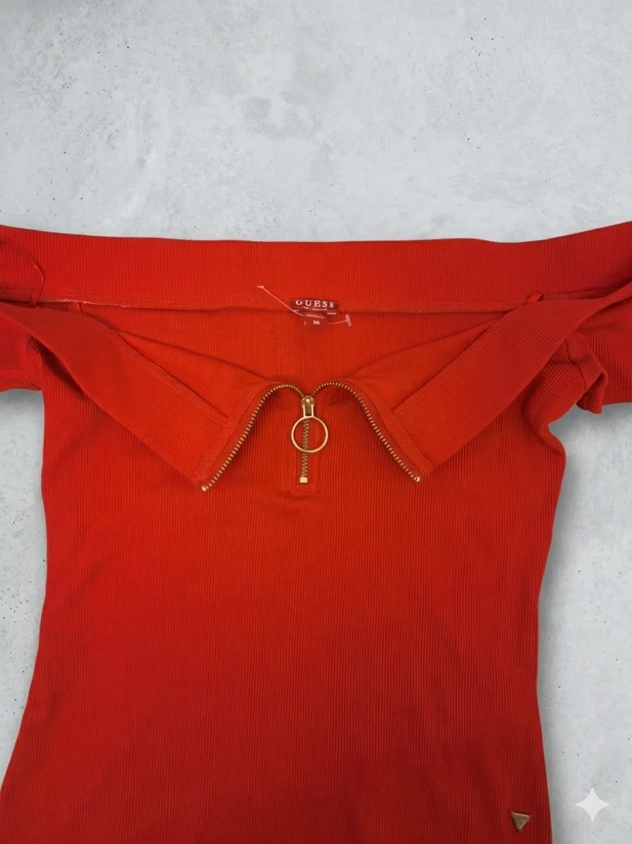 Remera GUESS - Vista 2