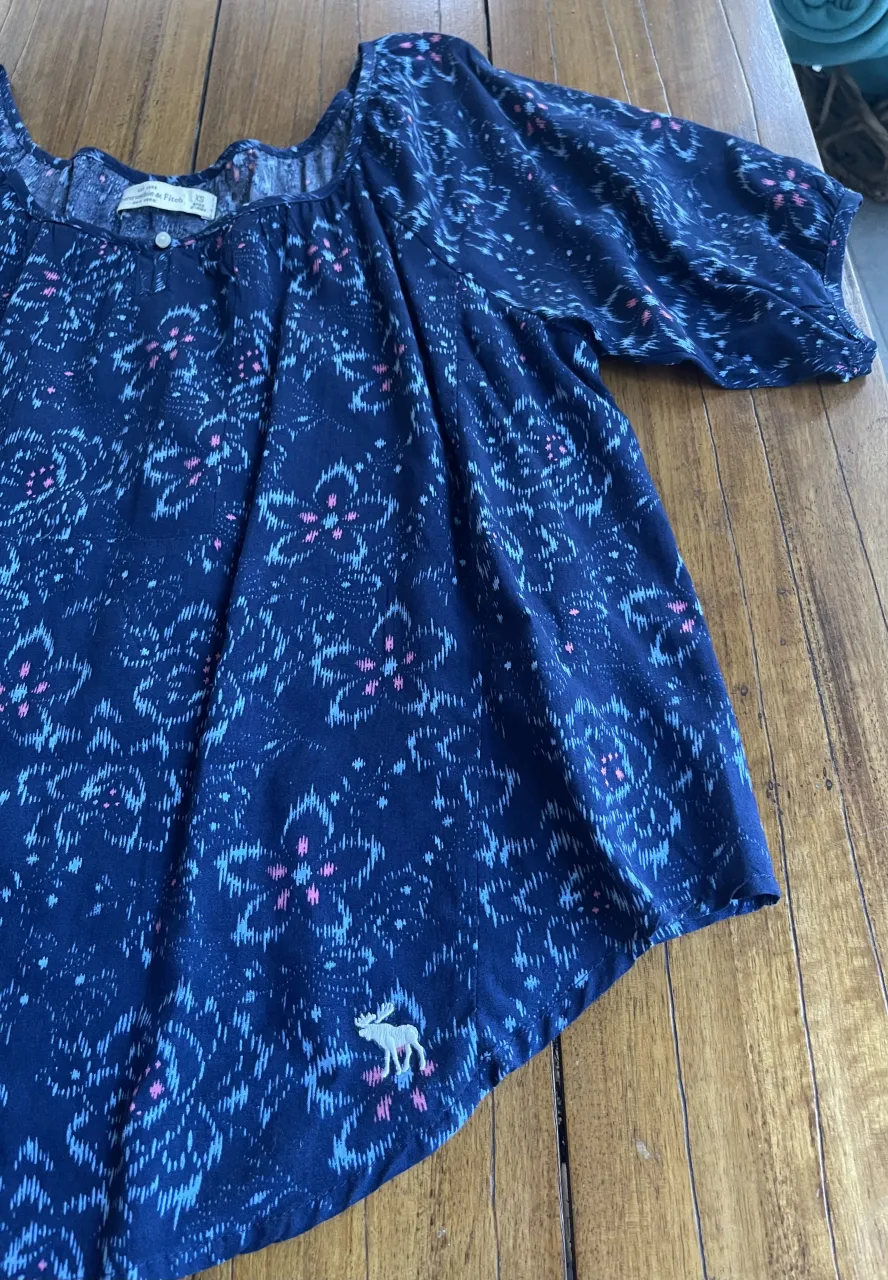 Blusa Abercrombie & Fitch - Vista 3