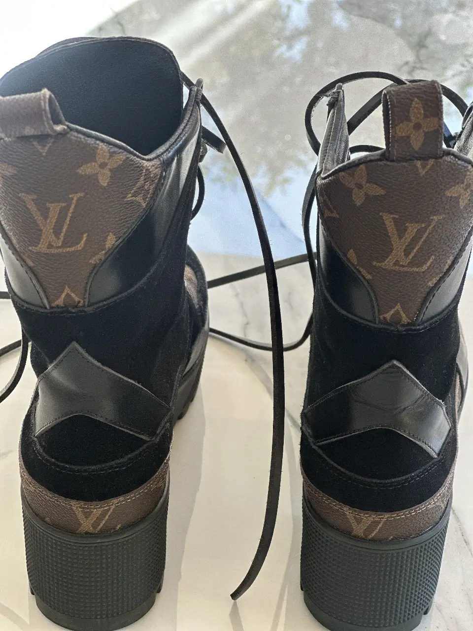 Botines Louis Vuitton - Vista 2