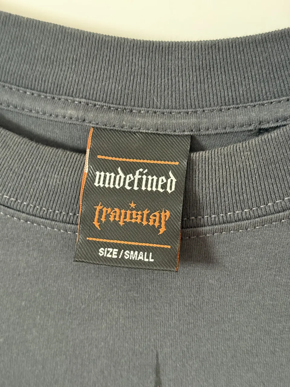 Remera Undefined - Vista 4