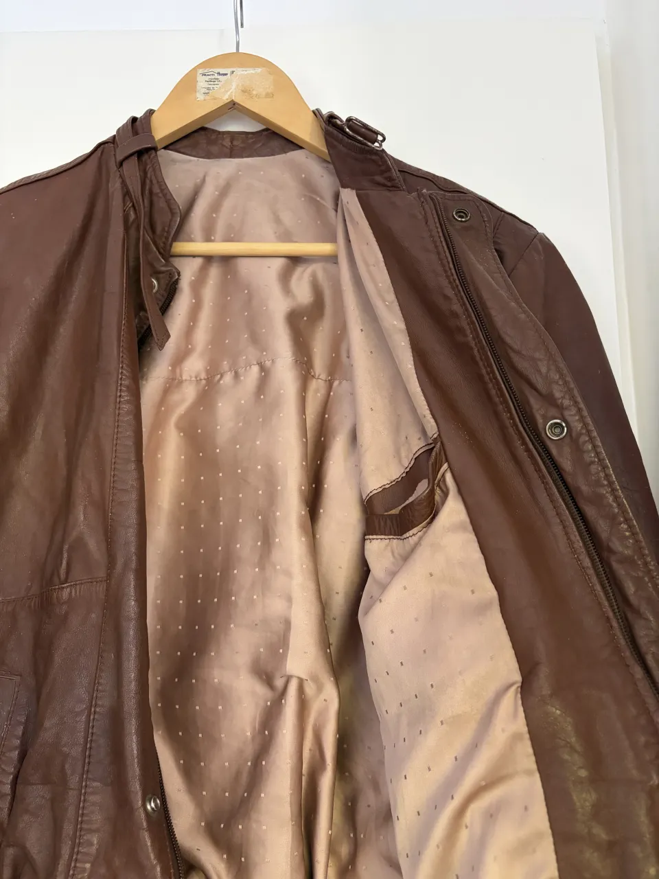 Campera A ≠ - Vista 5