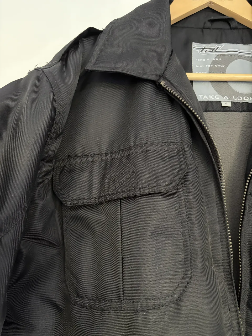 Campera A ≠ - Vista 2